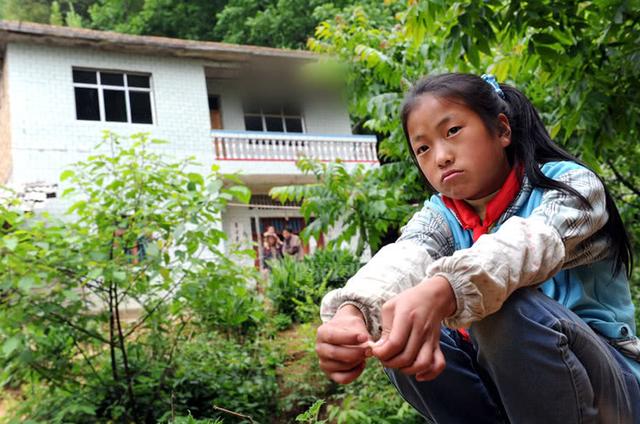 千万别把孩子留农村,会"废"了娃!农民工:穷啊