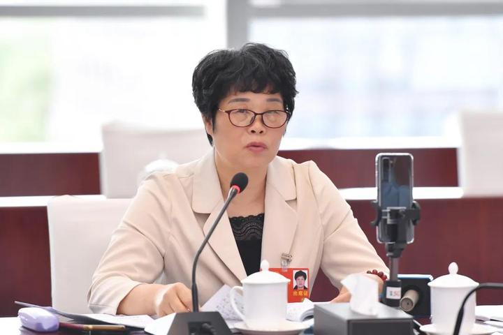 全国人大代表,平潭综合实验区潭城镇东门社区党委书记