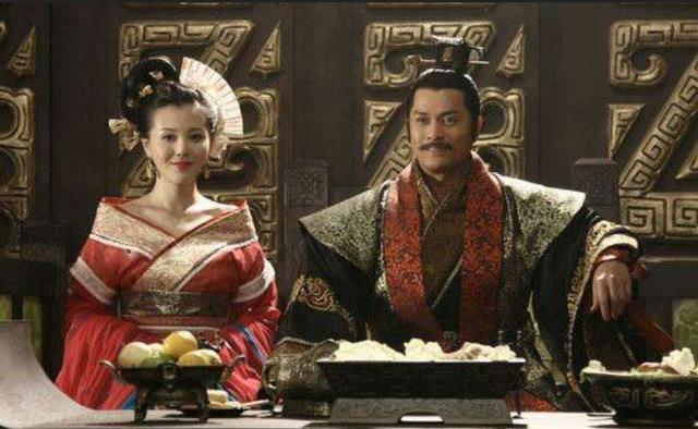 《大汉刘邦》作词:胡成彪作曲:张宏光演唱: 潘倩倩 倪中乐两千年岁月