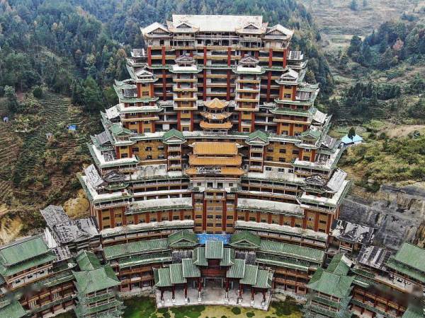 从贫困县到猎奇景区负债累累的贵州独山县火了