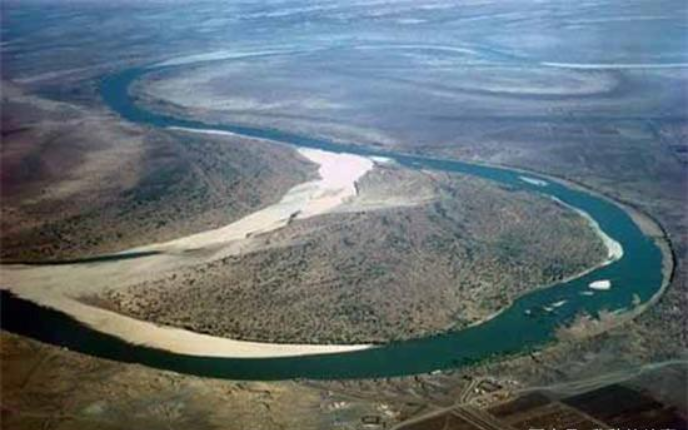 尼罗河被称为世界第一长河,但埃及为什么不利用它,改善沙漠