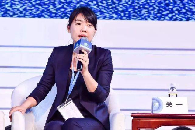 关一就这样,关家两姐妹一路被培养为接班人,宋萌萌却连葵花药业祷一