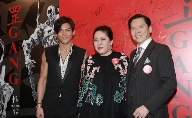 向华强,一生两段婚姻三个孩子,为何从来不提女儿?