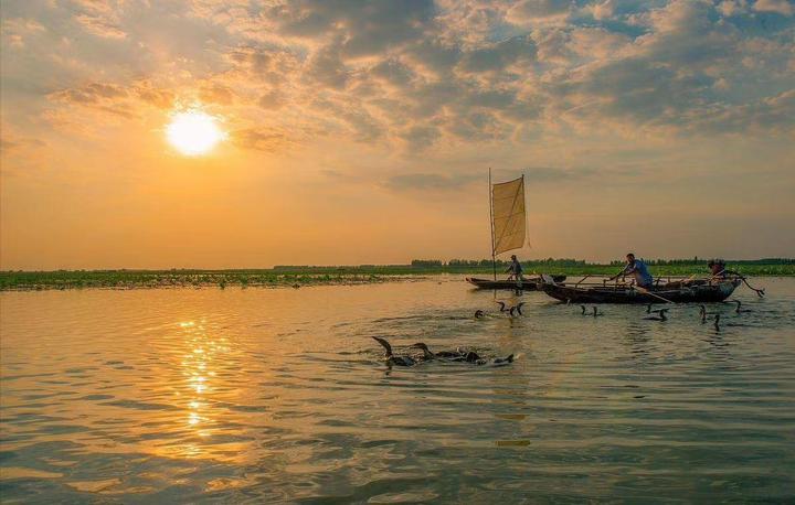 秋水浩瀚独山湖