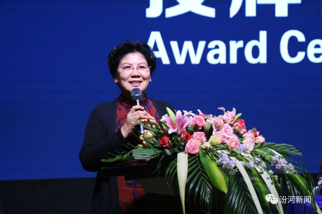 山西省实验中学校长孙秀梅表示,山西省实验中学与尊成有十余年的合作