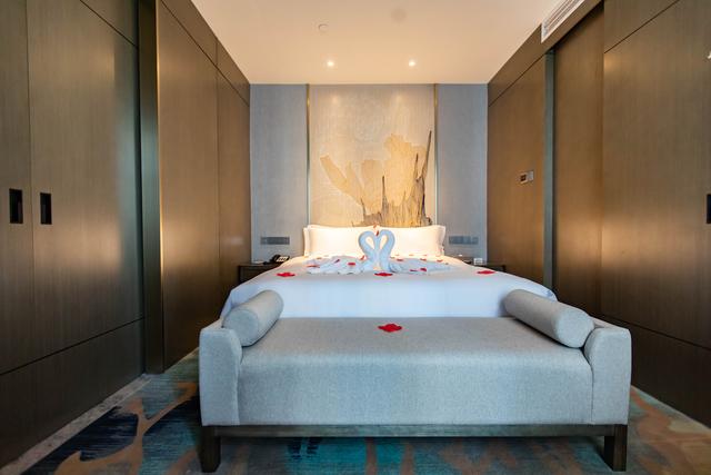 遵投丽呈酒店尾牙宴一年一期向光而行