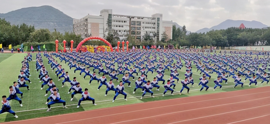 场面震撼!福建西山学校第十五届运动会隆重开幕