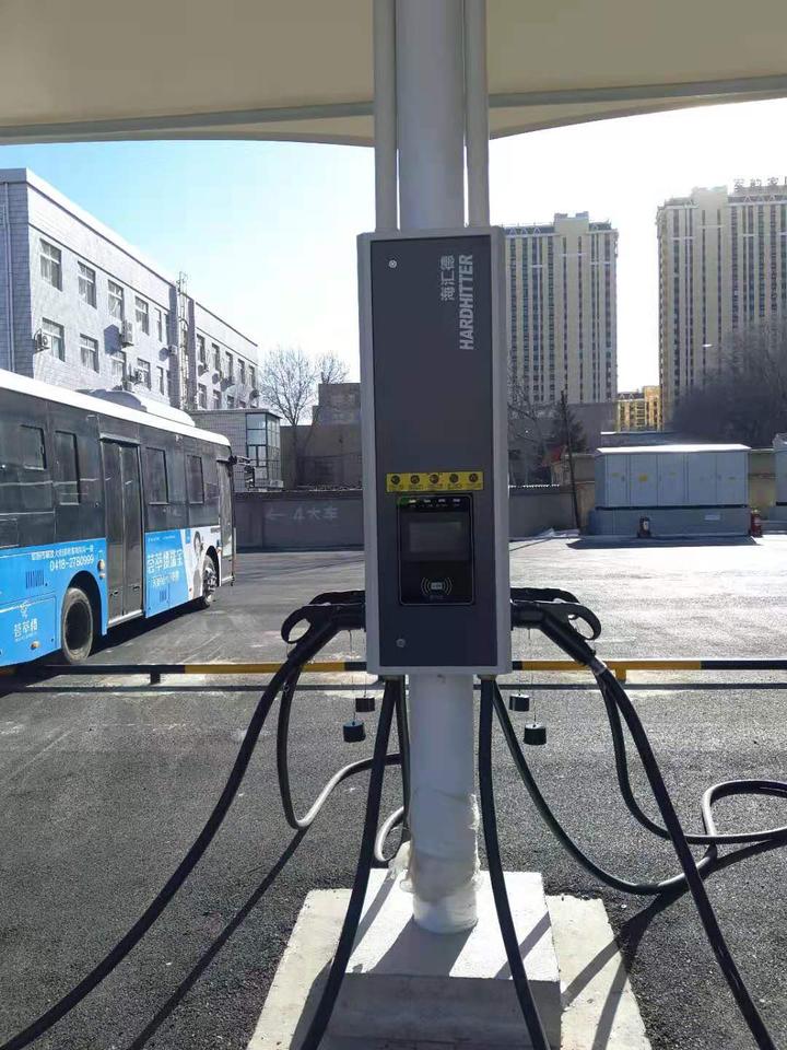 全部新能源阜新21条公交线294台车都换成电动汽车了