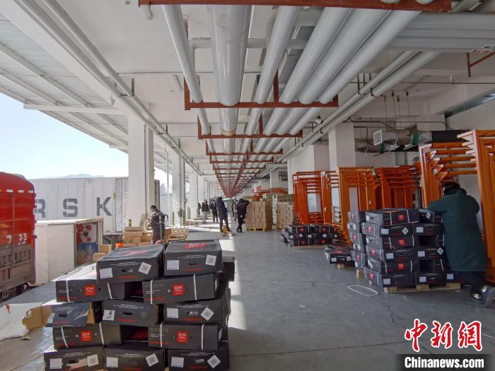 探访青海进口冷链食品"中转站":看如何防范新冠病毒"卷土重来"