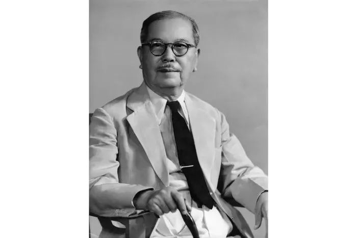 南洋华侨胡文虎被誉为"捐资兴学的爱国华侨",捐资的学校不胜枚举.