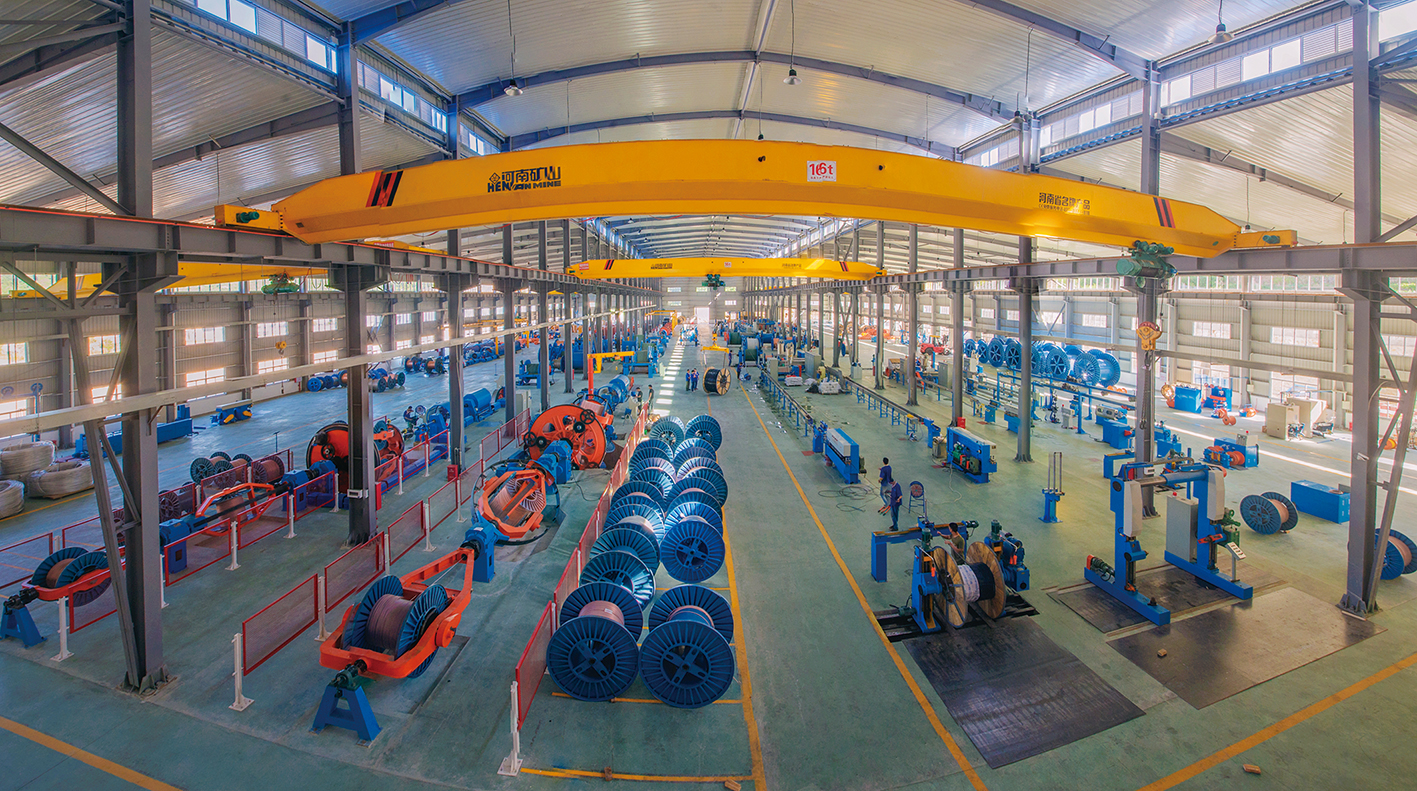 礼恩电缆生产车间  刘建新  摄