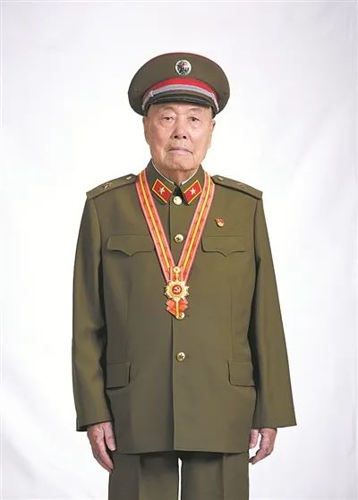 "七一勋章"获得者王占山:"砍头也要闹革命"