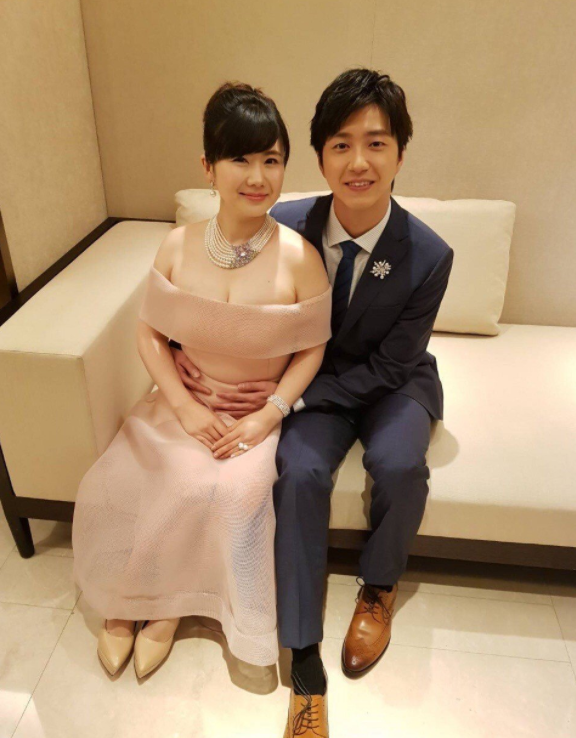 11岁一见钟情,钥匙为求婚信物,婚后5年育有俩娃,今终正式离婚