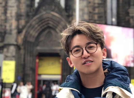 据说宋雨琦可以加入这个节目完全是凭借《奔跑吧》导演姚译添,姚译添