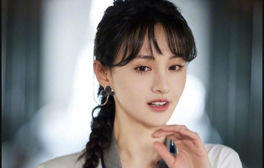 除了靠朋友救济别无他靠,郑爽还在长文最后感谢陈世清老师一直为我