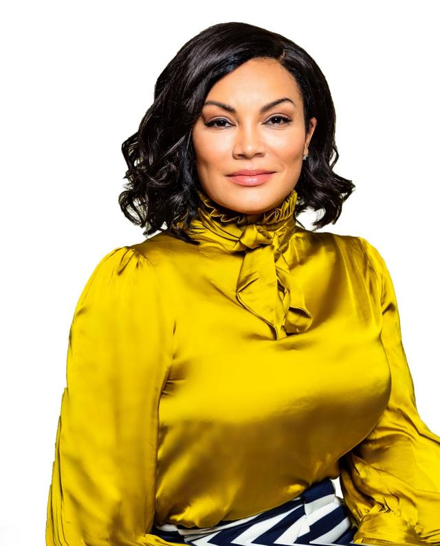 她经常被邀请参加诸如dish nation,steve harvey,showbiz tonight和