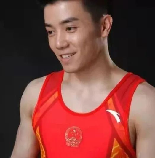 中国男子体操队获得铜牌!队长林超攀,是福建小伙儿