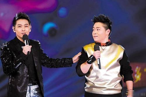 他给同样是90年出生的吴亦凡作配,这是吴亦凡的第4部电影,却是郝劭文