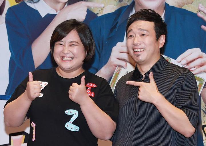 贾玲是冯巩的徒弟潘斌龙并不是冯巩之徒而是干儿子