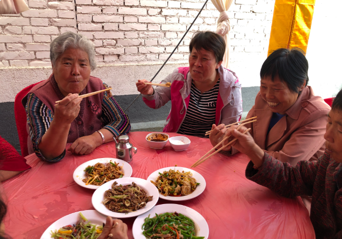 陕西长安农村流水席早上臊子面中午正席16个菜