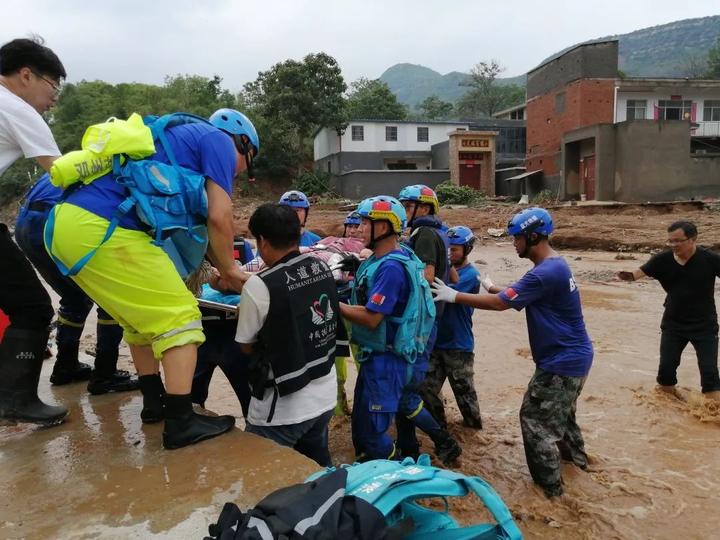 大爱无疆不负勇往丨河南720水灾志愿者救在身边