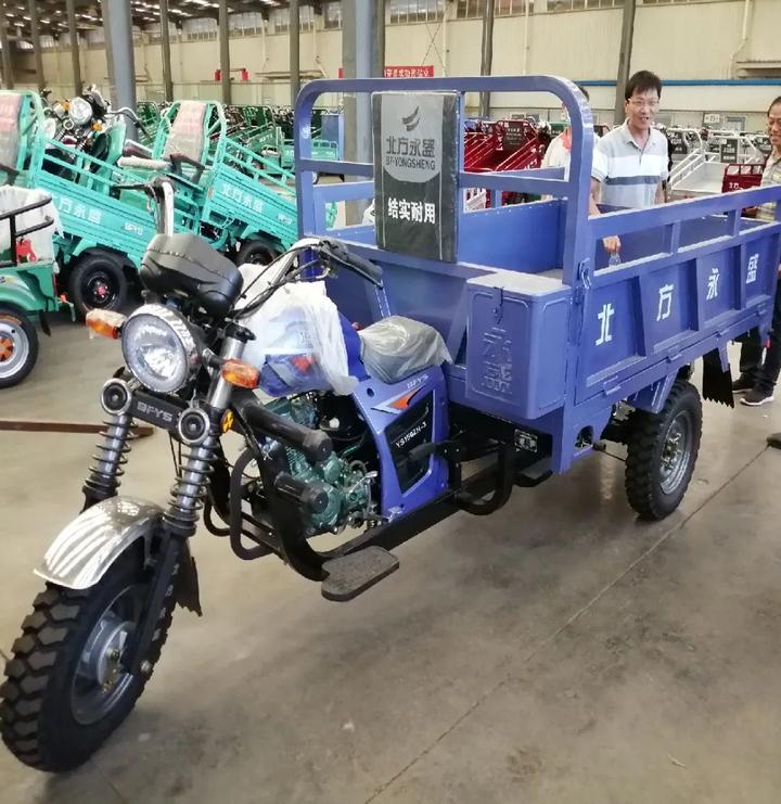 河南卫华集团的起重机产品,河南北方永盛摩托车有限责任公司的农