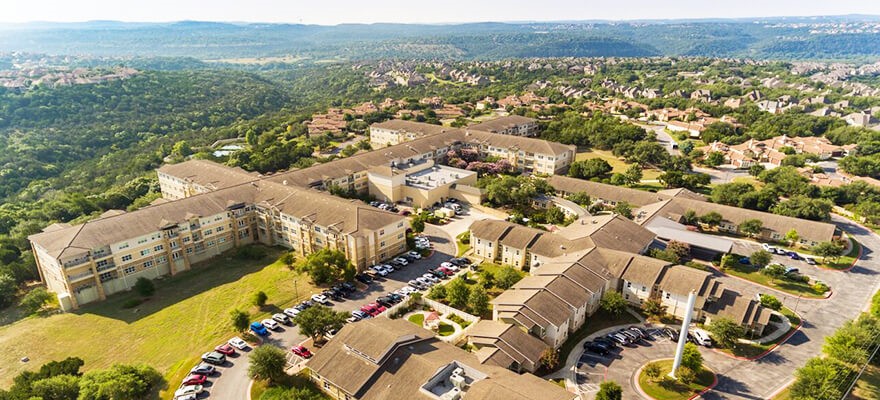 连结大学型养老社区美国的实践