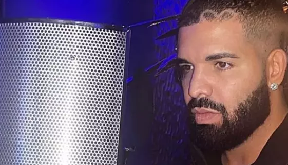 加拿大著名歌手drake自曝感染新冠发际线受损