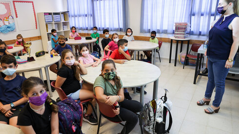 以色列因法律障碍取消了在学校进行新冠测试的要求