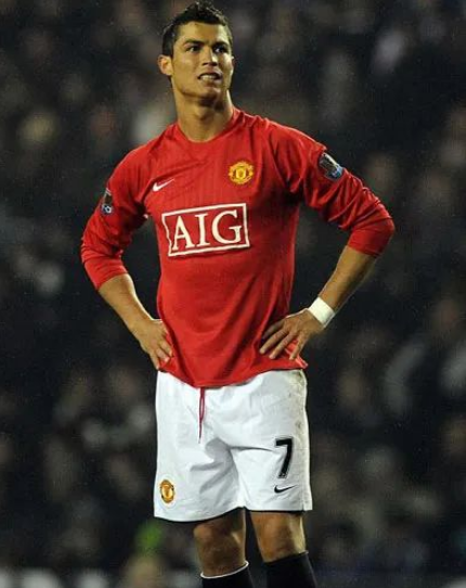 36岁的c罗重返曼联,一觉醒来爷青回!