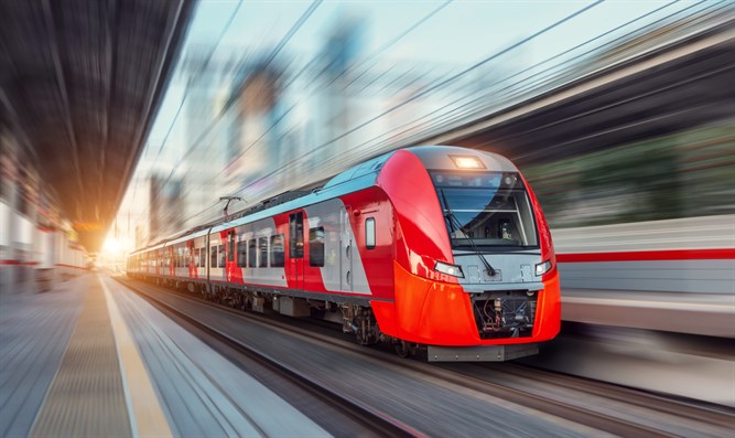 一行人被火车撞死,造成部分线路中断,晚点或改线_以色列_新闻_华人