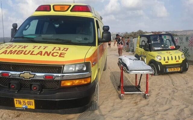 新年伊始以色列中部海滩4人溺水身亡半年来约40人溺亡