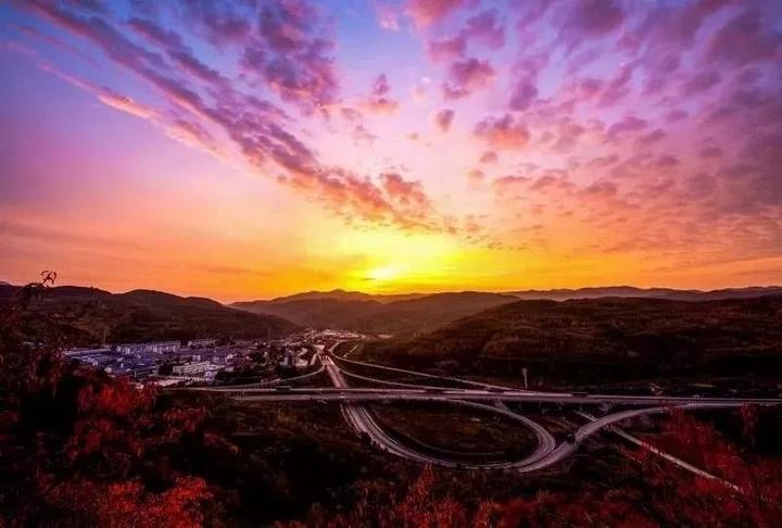 宁夏固原秋季最不能错过的自驾线路天高云淡层林尽染承包你的浪漫秋天