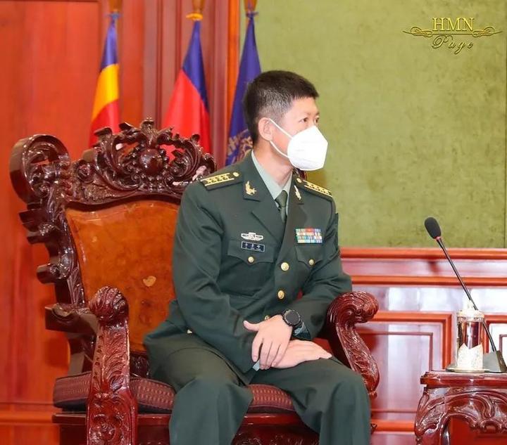 中国大使馆李景峰武官辞行拜会洪玛内上将_阿根廷_新闻_华人头条