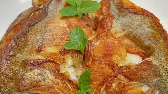 鲈鱼新吃法干煎鲈鱼做法简单焦香酥脆真的太好吃了