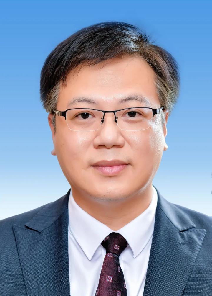 刚刚新一届福州市委领导班子亮相