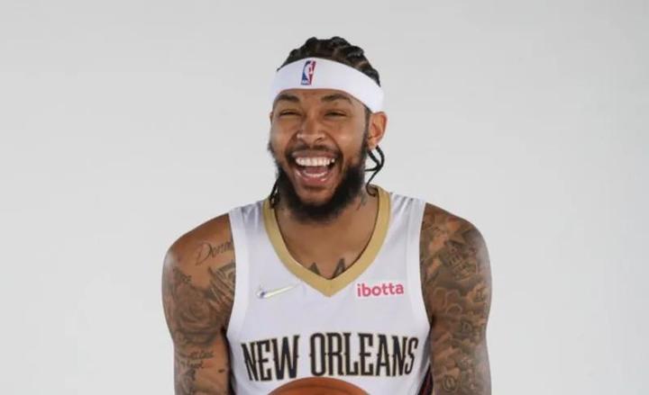 满脸微笑鹈鹕官方晒英格拉姆定妆照与球迷分享