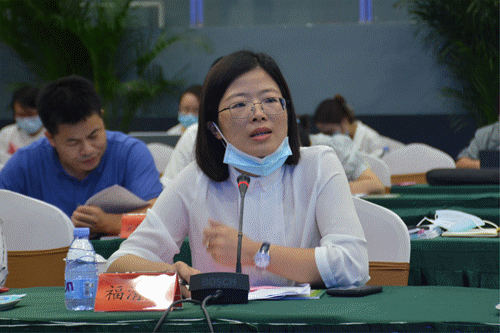 座谈会前孙晓岚副市长在晋安区委书记林涛的陪同下深入晋安区教师进修