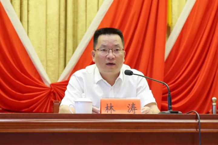 区委书记林涛指出,做好人大换届选举工作,意义重大,影响深远.