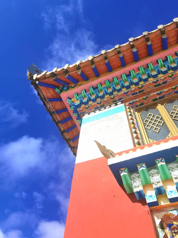 走进松潘县郎依寺感受藏族瑰丽传统文化传承