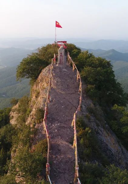 梅河口通化鸡冠山图片