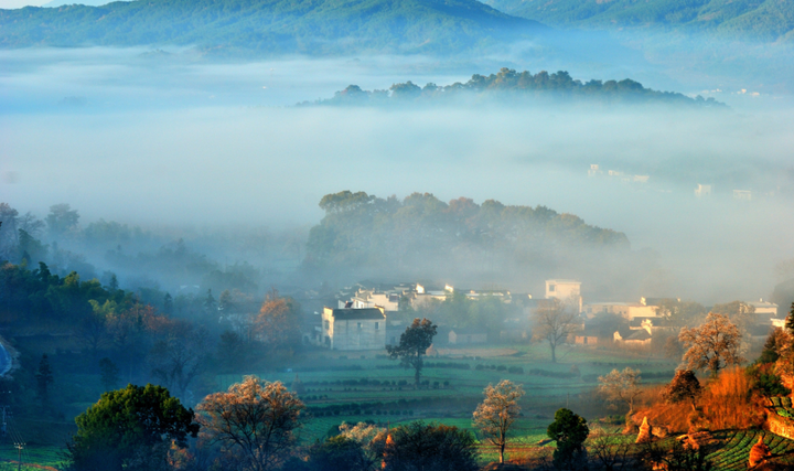 黟县塔川景区 晨雾缭绕