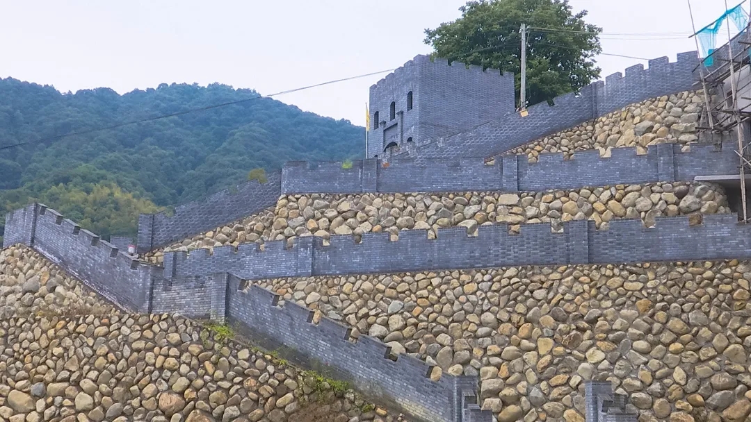 随着这几年的发展,神龙井吸引不少游客,成为了闽清网红打卡点.