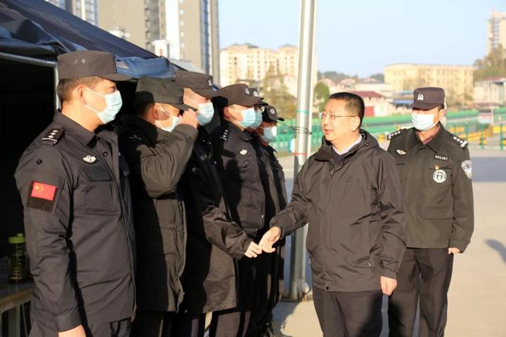 陕西汉中马卫东副市长到市公安局帮扶村调研指导