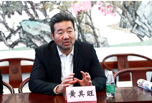 汇融集团董事长,中国侨商联合会常务副会长薛水和一行莅临参观华人