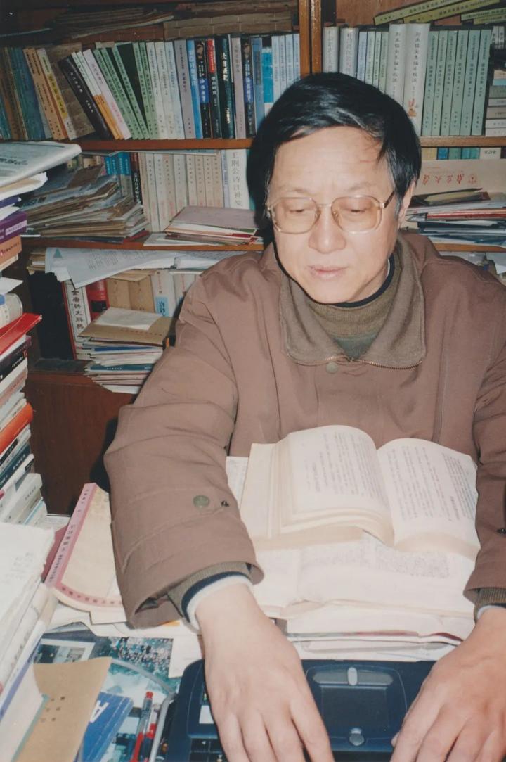 上书房行走走进莫砺锋教授的书房值得一提的是杜甫在先生家的独特地位