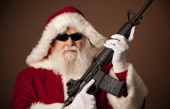 11枪华男在唐人街被行刑式处决圣诞老人也申请带枪美国已经疯了