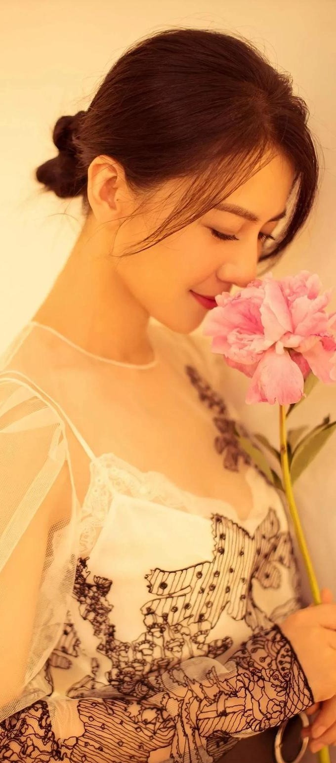 国民媳妇高圆圆,国色天香美娇娘,逐渐老去的女神