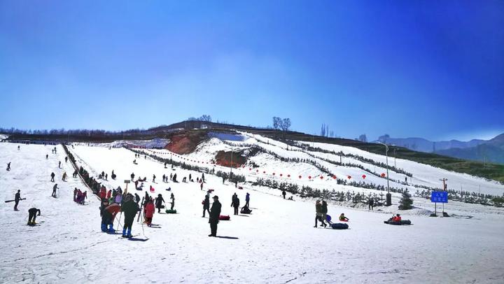 固原市六盘山滑雪场图片