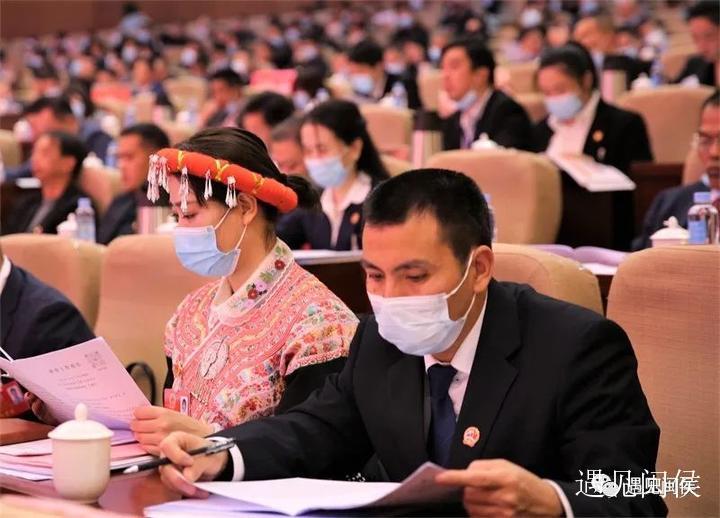(与会人员认真听会61李煜晗/摄)会议还听取了郑钱清同志作关于